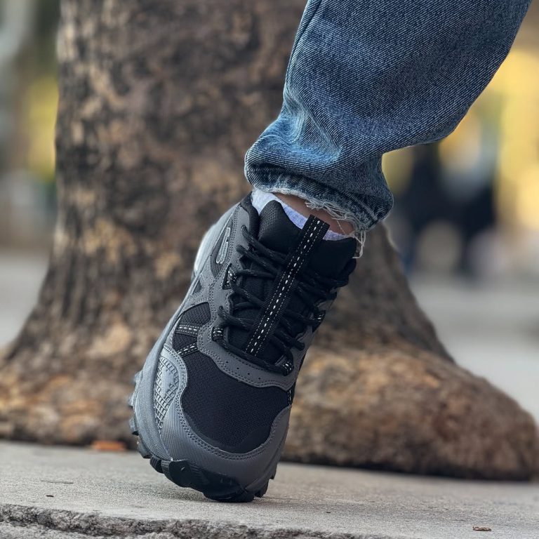 Skechers Arch Fit Trail Air men's lace-up outdoor sneaker